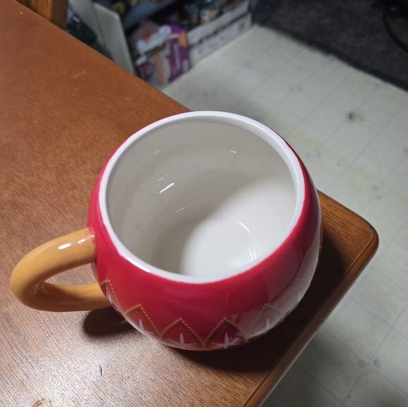 Cute hot chocolate  cup from Harry and David's this would make.a.nice gift - Picture 2 of 8